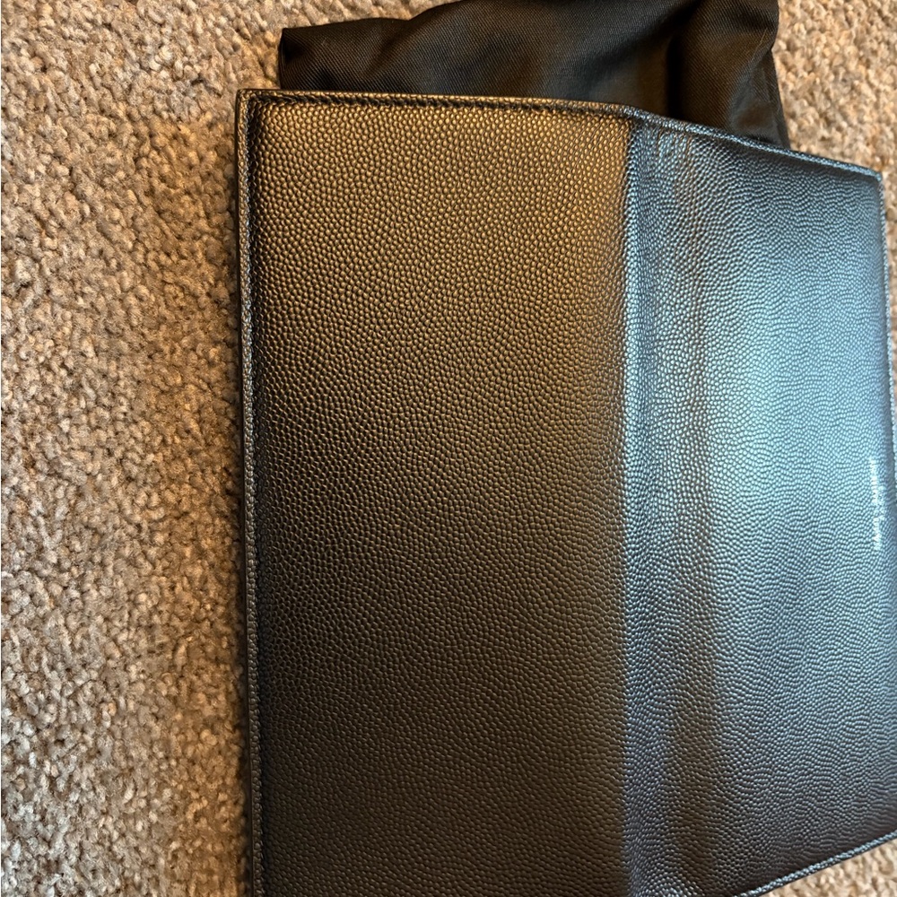 Saint Laurent Black Textured Wallet - Picture 7 of 14